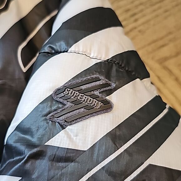 Puffer jacket Black And White size 6 NWT Superdry - Picture 8 of 10